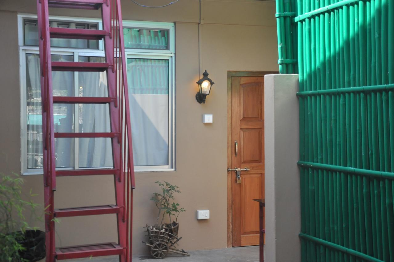 The Homestead B&B 실롱 외부 사진