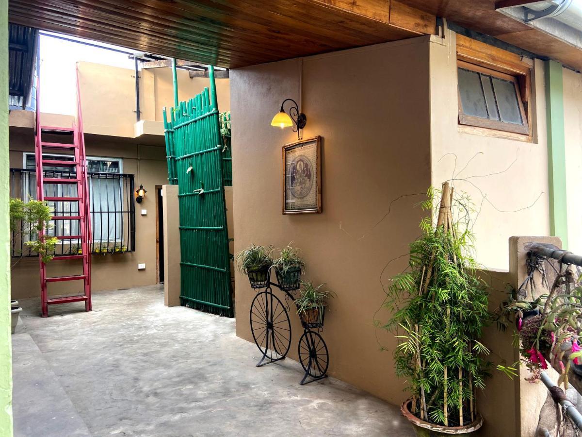The Homestead B&B 실롱 외부 사진