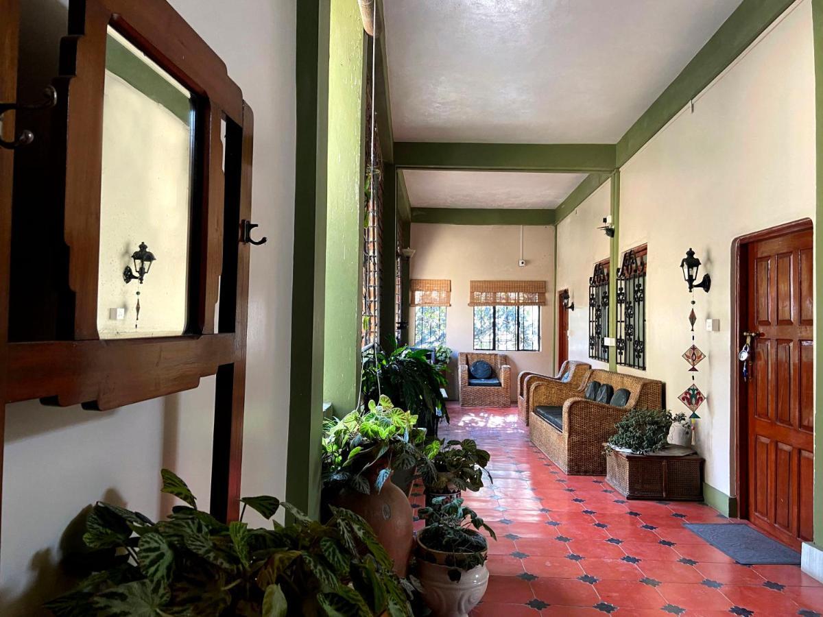 The Homestead B&B 실롱 외부 사진